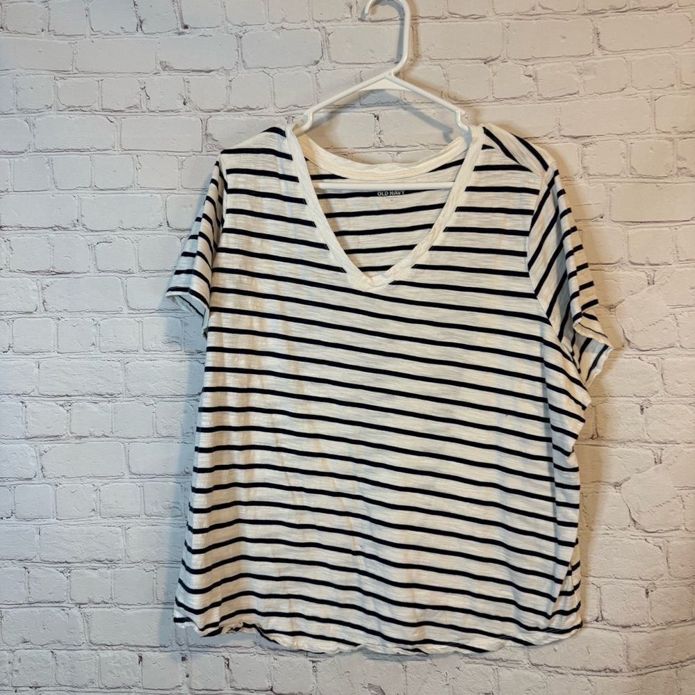Old Navy Black and White Boxy Short Sleeve Tee